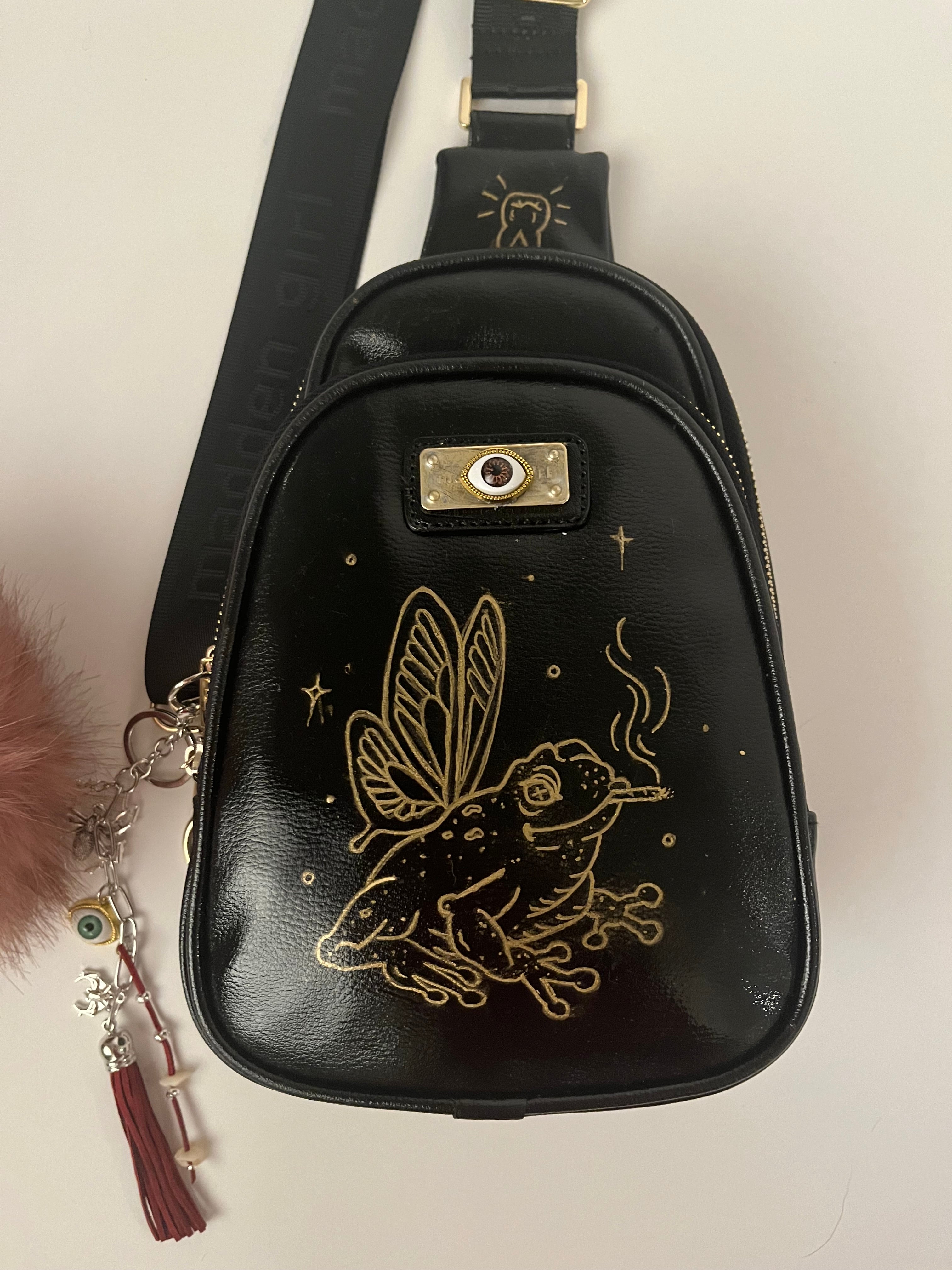 Crossbody Bag Smoking Frog